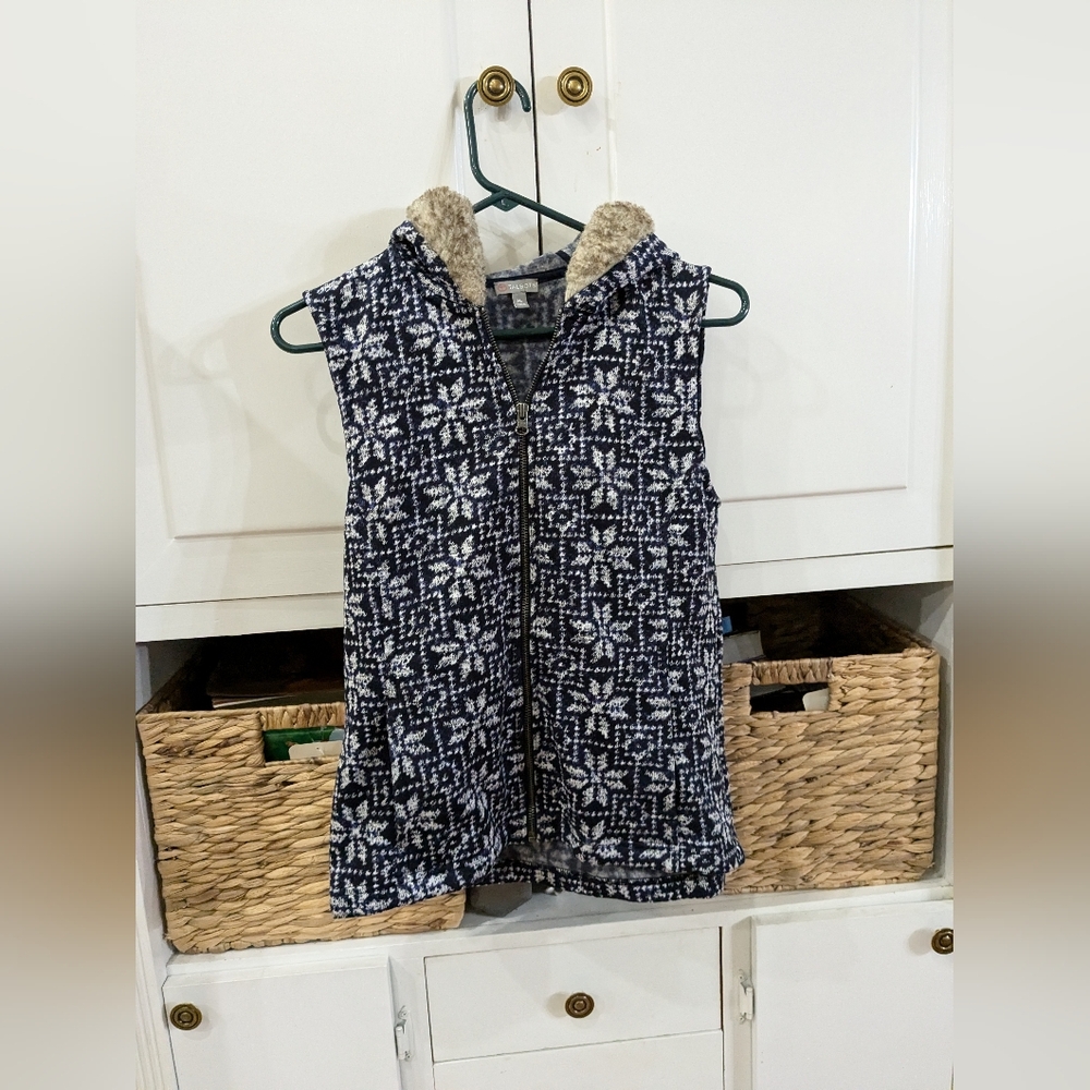 Women's Medium petite vest by Talbot's is the  perfect winter wardrobe addition